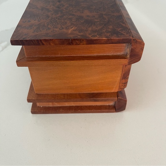 Moroccan Thuya Burl Wood Secret Box with key 🔑 - Picture 15 of 15